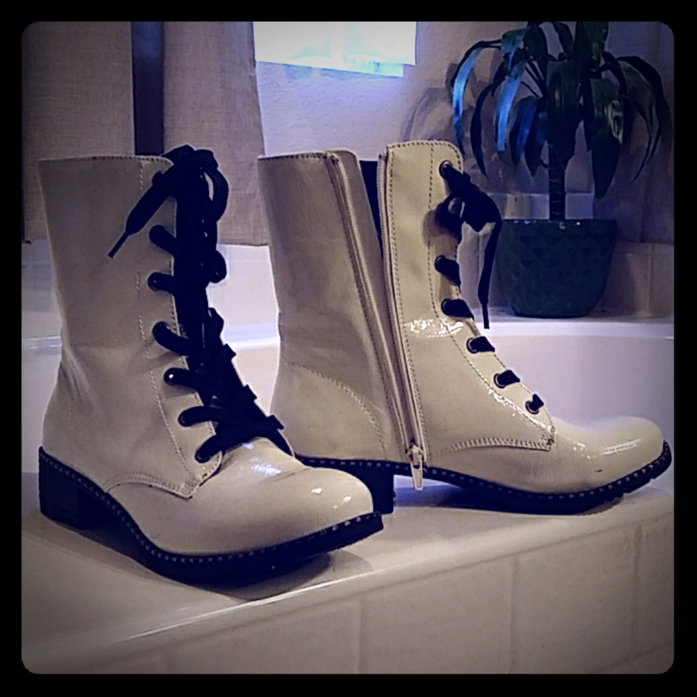 white boots(Rouge Helium)